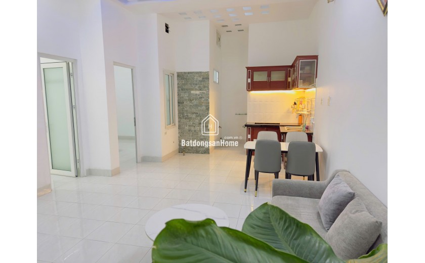 Bán nhà vị trí đẹp gần biển diện tích ngang 7,5m, tổng hơn 80m², thiết kế thoáng mát hiện đại